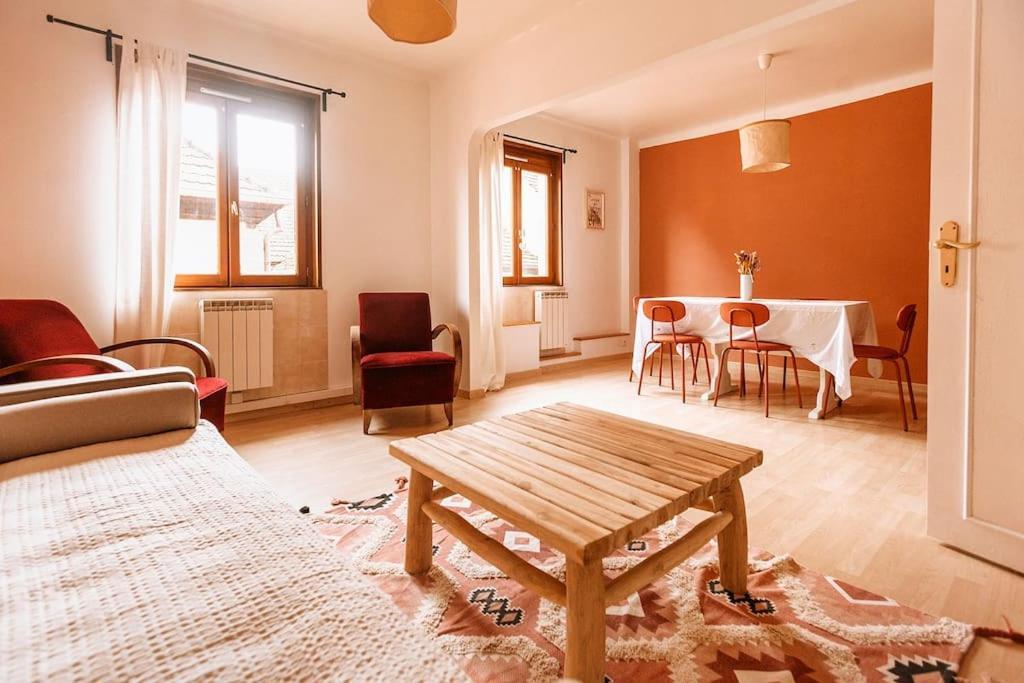 Logement Sur La Route Des Vins Gueberschwihr Exterior photo